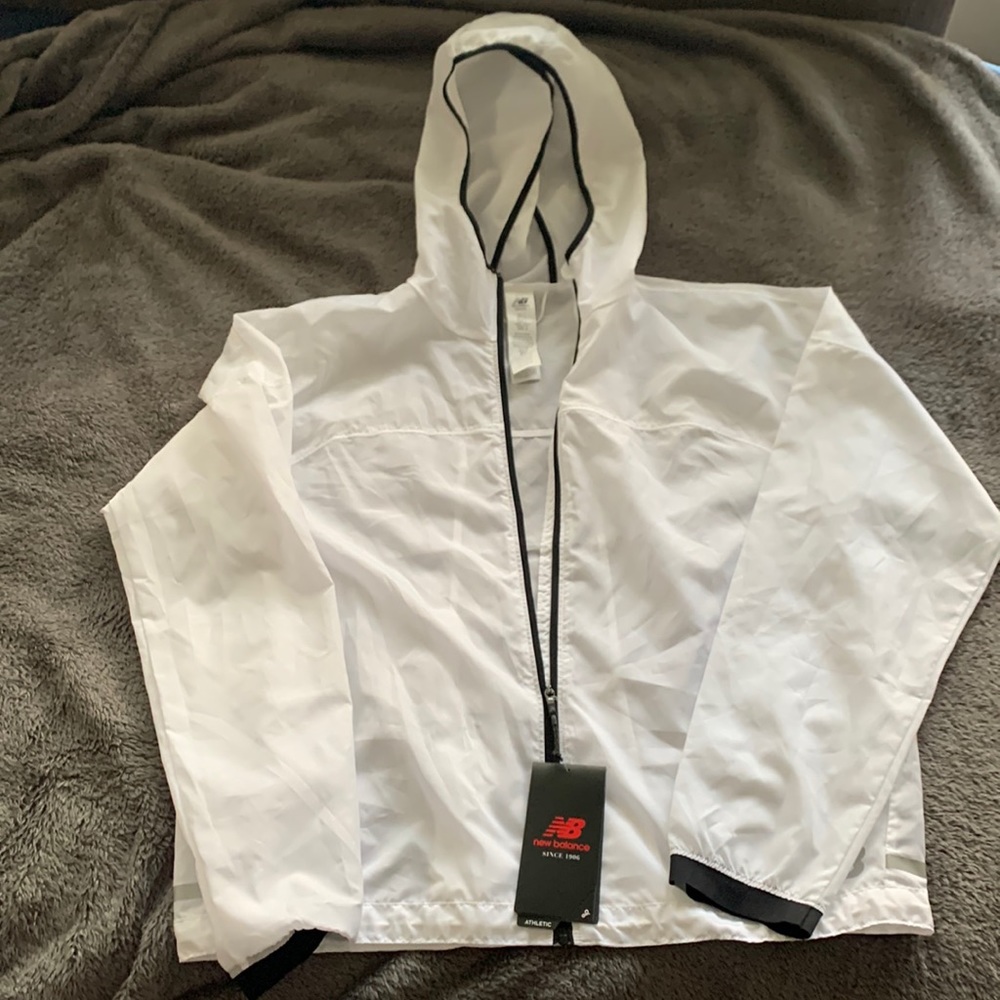 New balance white jacket windbreaker, brand new w/ tags, perfect for running